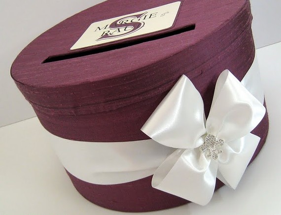 I was really coveting this card box from etsy seller LaceyClaireDesigns